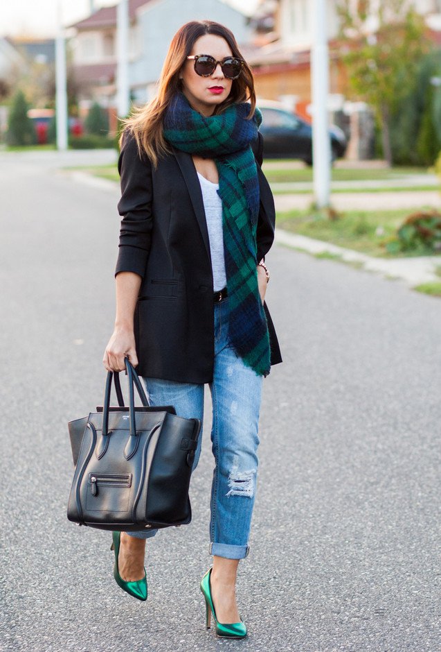 ripped jeans look